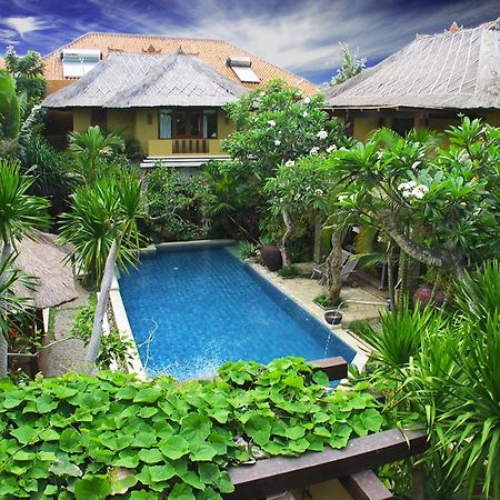 D'Sriwing Villa Gallery Kuta  Exterior photo